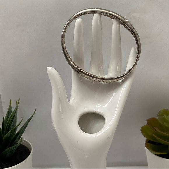 NURI Co.women Jewelry silver tone etched deco silver bangle bracelet. Pre-owned. - Picture 3 of 12